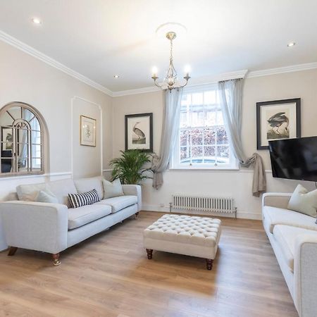 Beautiful 4 Bedroom Home Cheltenham Extérieur photo
