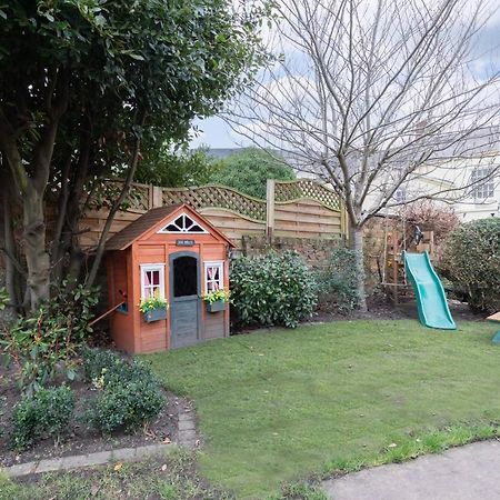 Beautiful 4 Bedroom Home Cheltenham Extérieur photo