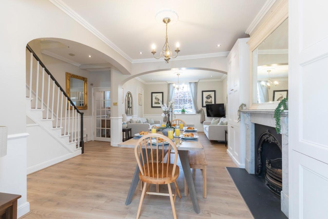 Beautiful 4 Bedroom Home Cheltenham Extérieur photo