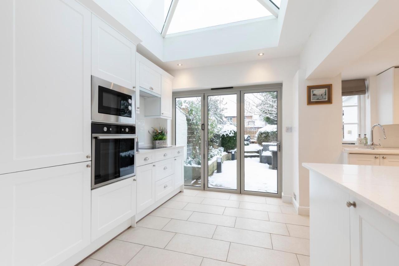 Beautiful 4 Bedroom Home Cheltenham Extérieur photo