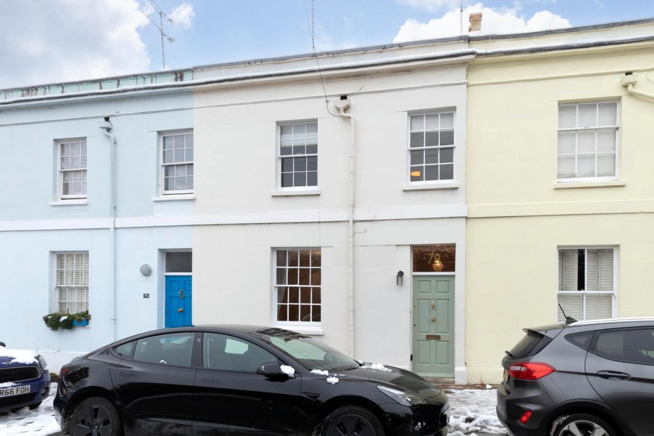 Beautiful 4 Bedroom Home Cheltenham Extérieur photo