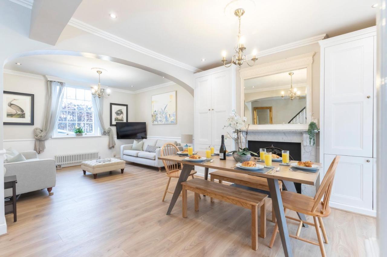 Beautiful 4 Bedroom Home Cheltenham Extérieur photo