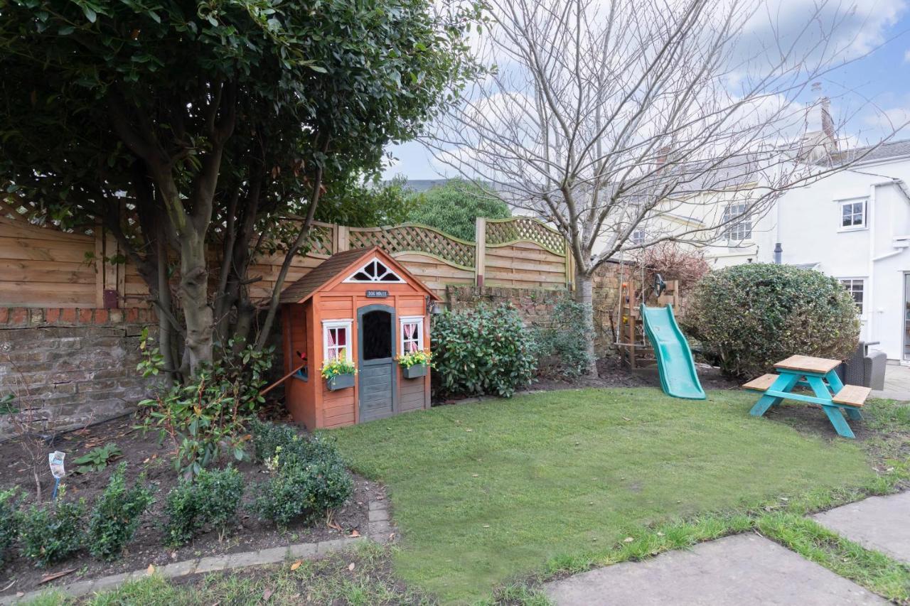 Beautiful 4 Bedroom Home Cheltenham Extérieur photo