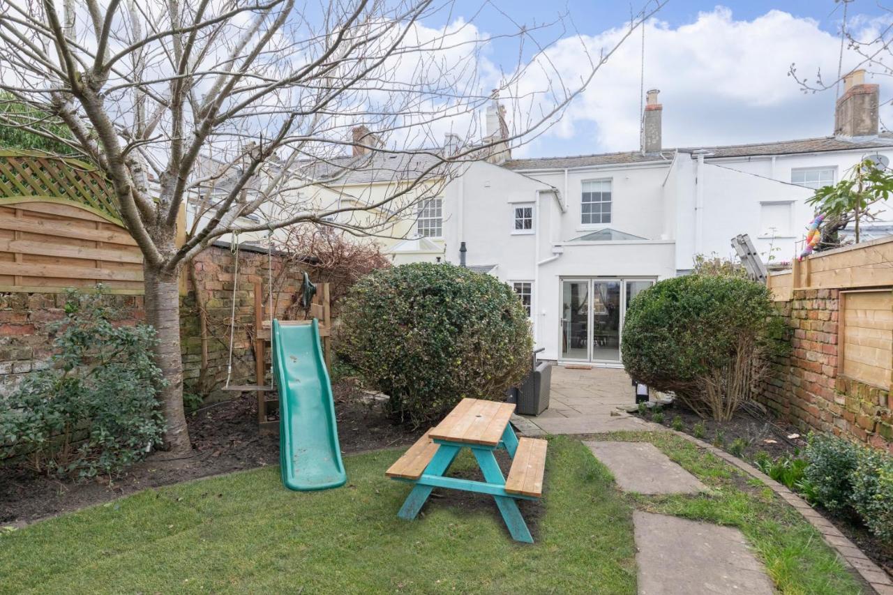 Beautiful 4 Bedroom Home Cheltenham Extérieur photo