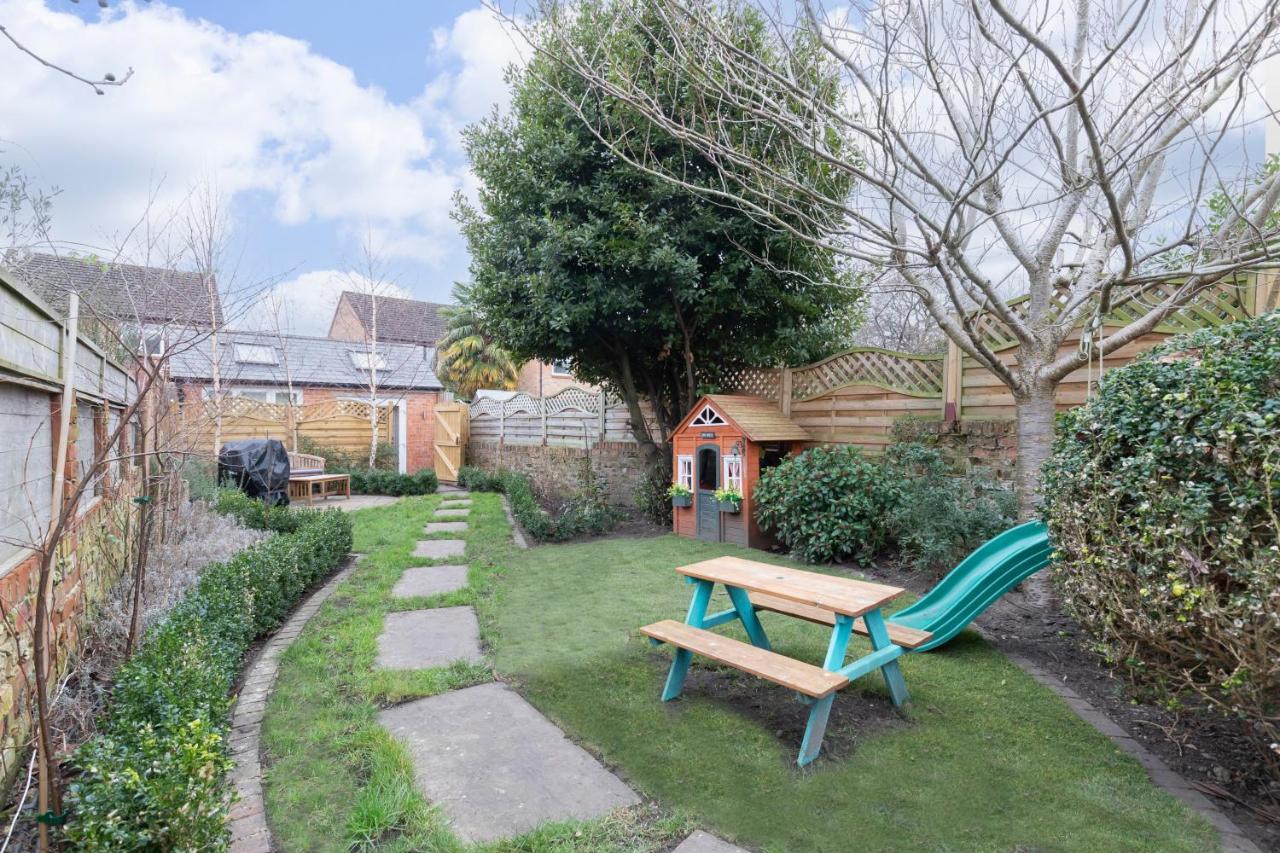 Beautiful 4 Bedroom Home Cheltenham Extérieur photo